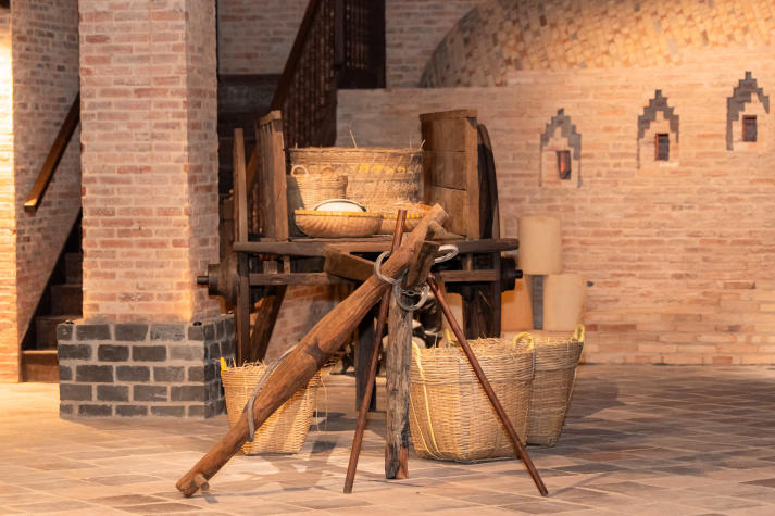 Học kể câu chuyện thương hiệu từ di sản: Sinh viên HUTECH trải nghiệm thực tế tại Gốm sứ Minh Long 79