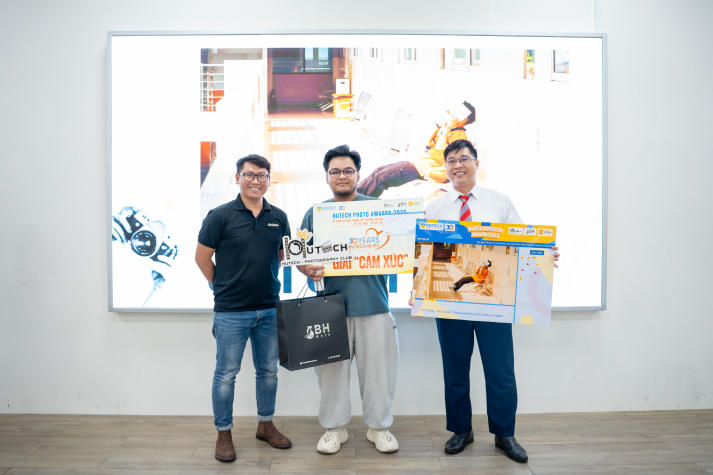 Chung kết HUTECH Photo Awards 2025: Không gian ảnh đặc biệt chào tuổi 30 rực rỡ của HUTECH 165