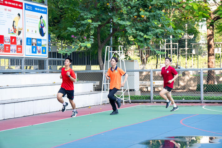 Sinh viên Viện Kỹ thuật khuấy động Hội thao 2025-2026 với tinh thần nhiệt huyết 30