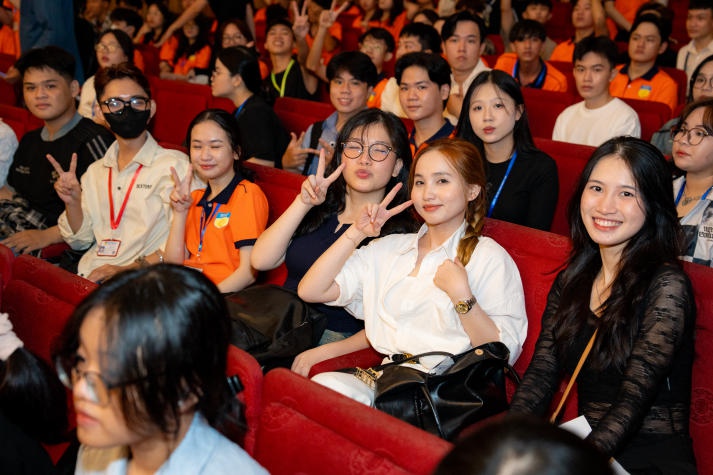 Sinh viên ngành Truyền thông đa phương tiện trải nghiệm không gian âm nhạc cổ điển tại Nhạc Viện TP.HCM 40