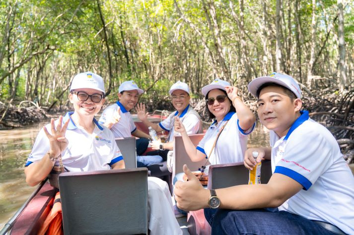 [Ảnh] Khoa Tài chính - Thương mại kỷ niệm 17 năm thành lập, nối dài hành trình “Kết nối yêu thương” 22