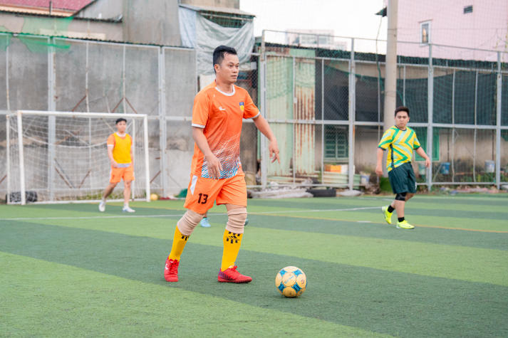 [Hội thao CB-GV-NV HUTECH 2025]: Bóng đá nam xác định hai đội tranh ngôi vô địch 44