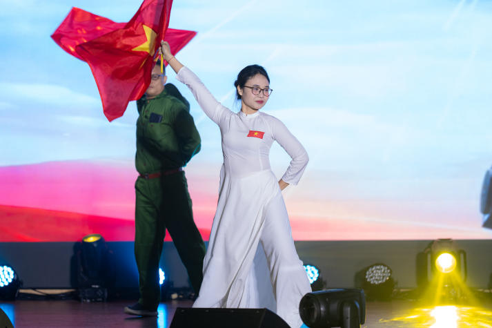 Một mùa giai điệu thăng hoa: HUTECH tôn vinh tháng 11 qua “Tiếng hát từ giảng đường” 2025 24