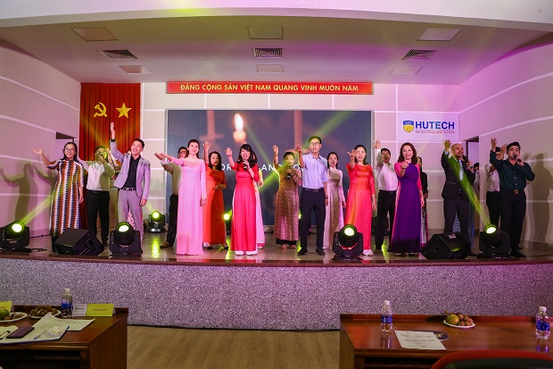 Việt Nam hữu tình được tái hiện tại Vòng sơ khảo Hội thi “Tiếng hát từ giảng đường” lần 14 năm 2020 224