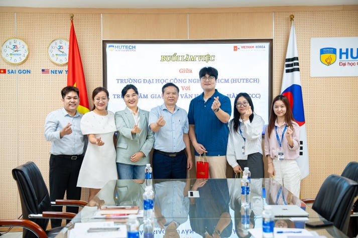 Collaboration between HUTECH and the Korea-Vietnam Culture Communication Center (KCCC) 33