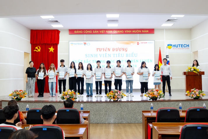 Viện Công nghệ Việt - Hàn HUTECH tuyên dương 357 sinh viên tiêu biểu HKI năm học 2023-2024 70
