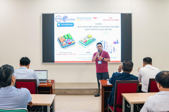 Chuyên đề “Kinh tế số - Kinh tế xanh - Con chip” do ông Nguyễn Huỳnh Đức Khoa trình bày