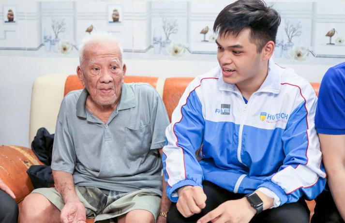 Chiến sĩ Mùa hè xanh HUTECH vun đắp lòng biết ơn, gìn giữ truyền thống dân tộc hướng về Ngày Thương binh - Liệt sĩ 82