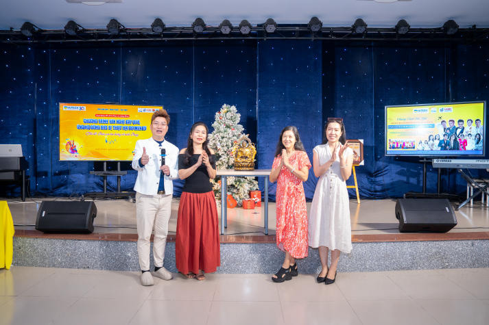 Viện Văn hóa - Nghệ thuật - Thể thao HUTECH thắp sáng tinh thần tương thân tương ái qua chương trình nghệ thuật 72