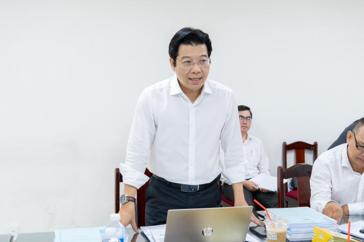 Buổi bảo vệ luận văn/đề án Thạc sĩ ngành Luật kinh tế ghi nhận góc nhìn pháp lý đa chiều 41