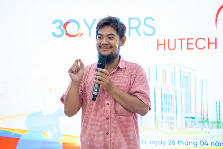 Chung kết HUTECH Photo Awards 2025: Không gian ảnh đặc biệt chào tuổi 30 rực rỡ của HUTECH 15