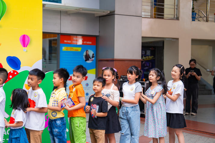 [Video] Ngày hội tuổi thơ HUTECH: Hành trình sắc màu cho những thiên thần nhỏ 41