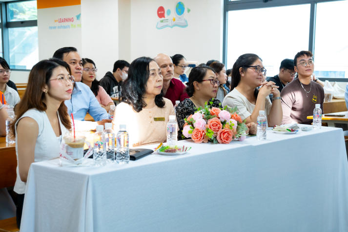 Trang bị hành trang giảng dạy tiếng Anh thiếu nhi cho sinh viên Khoa Tiếng Anh HUTECH 14