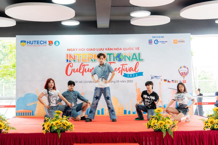 Đa dạng hoạt động trải nghiệm văn hóa thú vị tại Ngày hội “International Cultural Festival 2023” 27