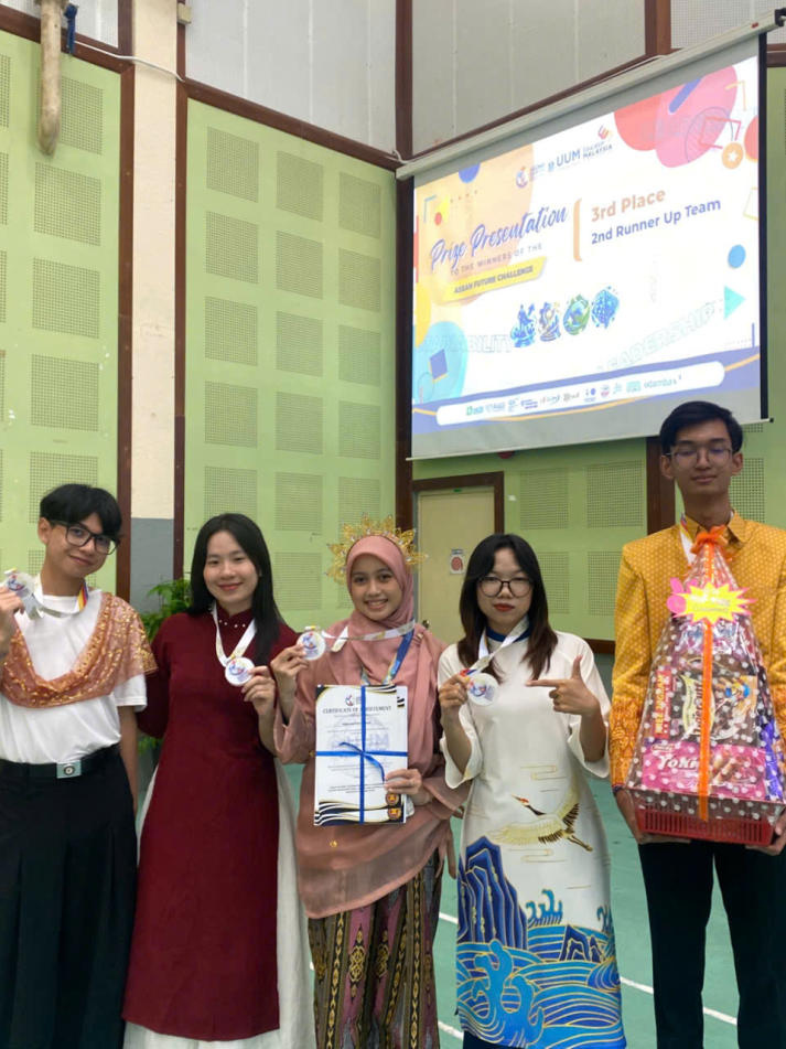 Sinh viên HUTECH “ghi điểm” tại sân chơi học thuật ASEAN ở Malaysia 57