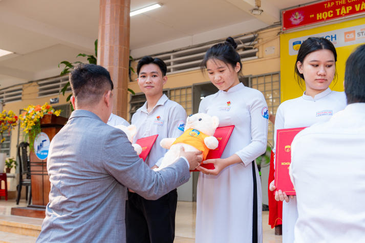 [Ảnh] HUTECH Scholarship Tour 2026 “phủ sóng” học bổng xuyên Việt,  tiếp sức sĩ tử chạm tương lai 91