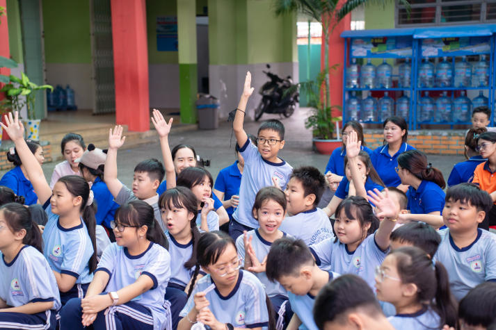 Hơn 200 em nhỏ đón mùa xuân yêu thương từ chương trình Xuân tình nguyện của sinh viên Khoa Thú y 63