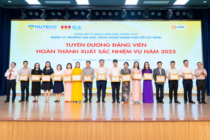 HUTECH tổng kết công tác xây dựng Đảng năm 2025 và triển khai nhiệm vụ năm 2026 79
