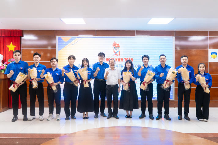 Ban Chấp hành Đoàn trường HUTECH củng cố nhân sự, sẵn sàng cho nhiệm vụ mới 150