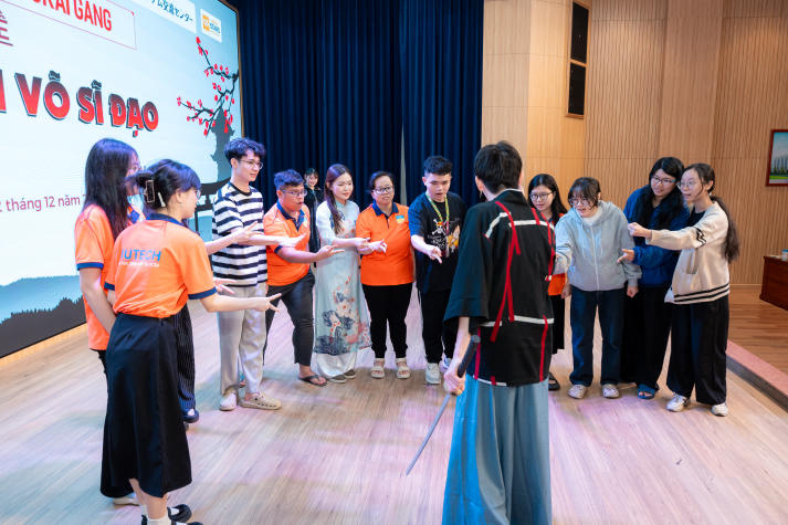 Samurai GANG mang đến màn trình diễn mãn nhãn, lan tỏa tinh thần Samurai tại HUTECH 26