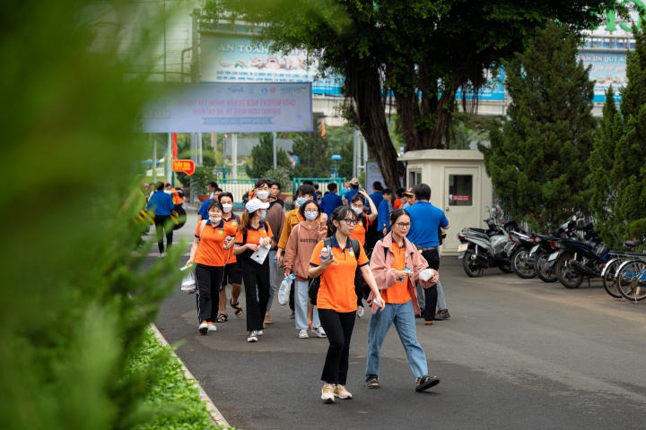 Hội trại AMAZING HUTECH 2023 chính thức khai mạc, sinh viên bật mood “chơi hết sức, quẩy hết mình” 121