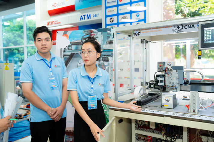 MECA 2025 Finals: HUTECH students conquer technology through practical projects 70