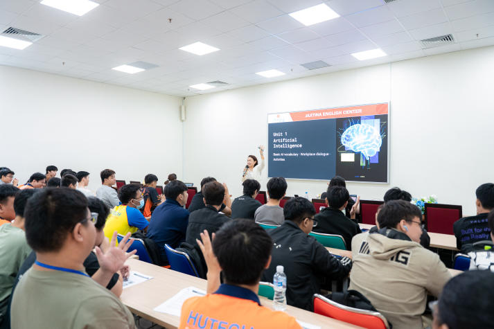 Sinh viên Công nghệ thông tin nâng cao năng lực tiếng Anh chuyên ngành trong kỷ nguyên AI 12