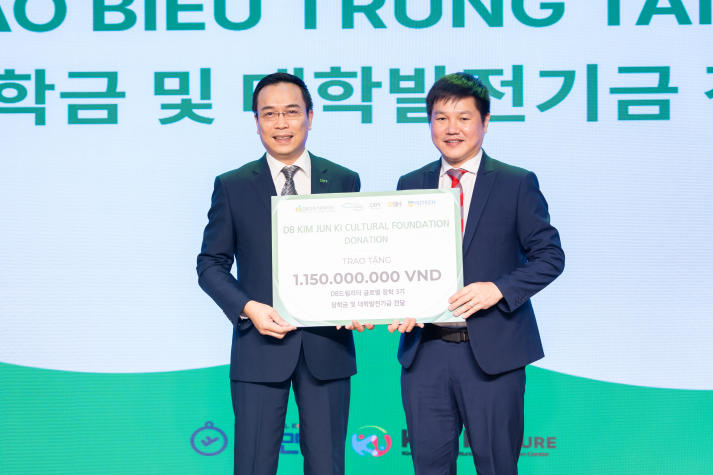 DB Dream Leader mùa 3 trao 25 suất học bổng cho sinh viên HUTECH 54