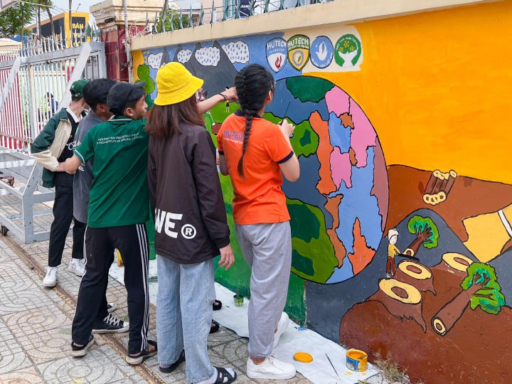 “Én vàng” Viện Khoa học Ứng dụng lan tỏa sắc xuân với chiến dịch “Cánh én mùa xuân 2023” 62