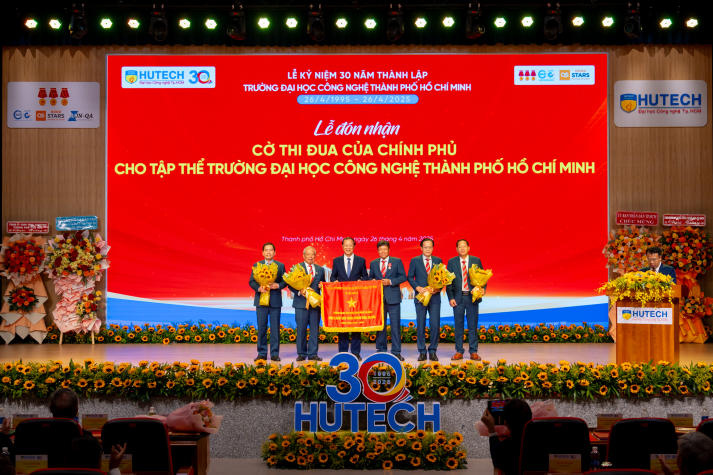 HUTECH long trọng kỷ niệm 30 năm thành lập: Một hành trình, triệu khát vọng bền vững 102