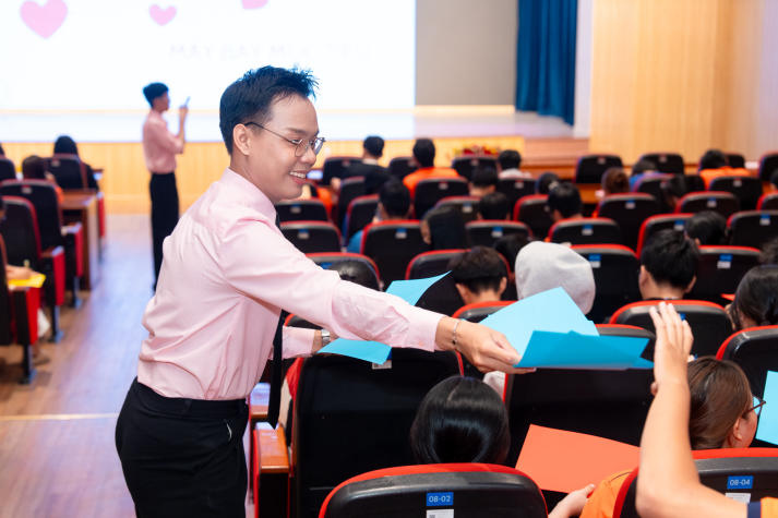 HUTECH-ers “bỏ túi” kỹ năng thích ứng đại học, chủ động vượt qua áp lực 114