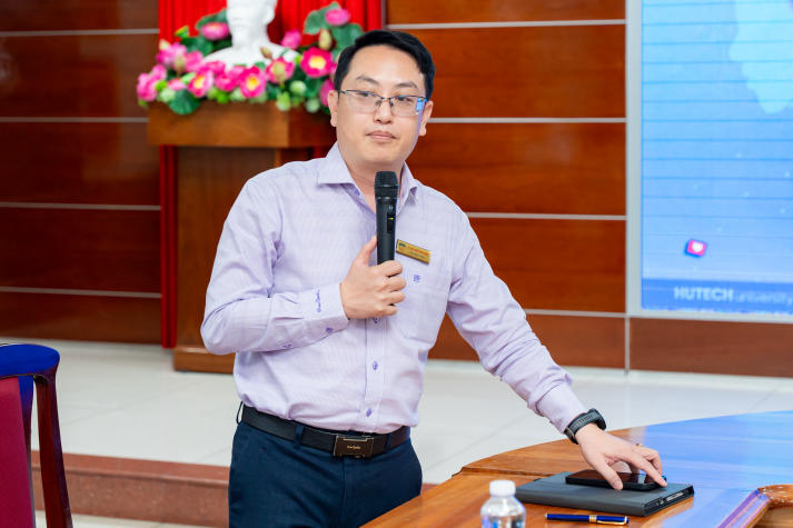 Nhà quản trị HUTECH mở rộng tầm nhìn chiến lược, bàn về giáo dục đại học trong kỷ nguyên AI 42