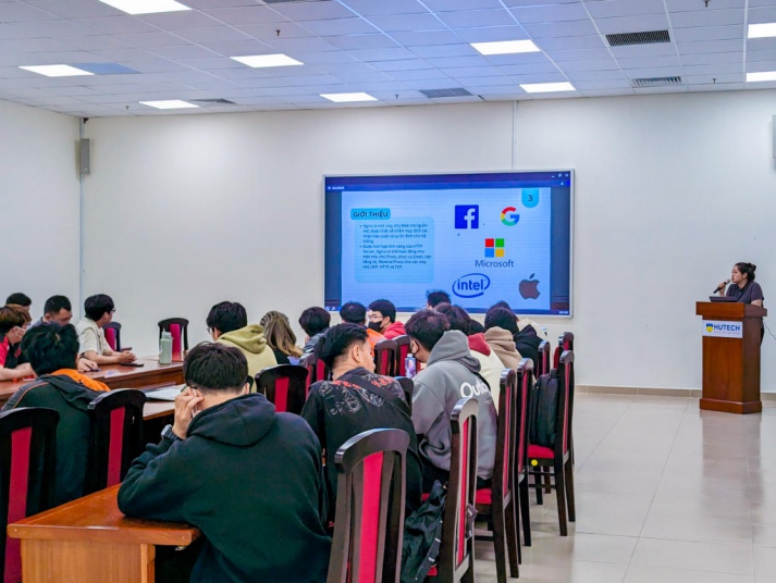 Sinh viên Khoa Công nghệ thông tin HUTECH tìm hiểu “Cân bằng tải trên nền tảng mã nguồn mở” 35