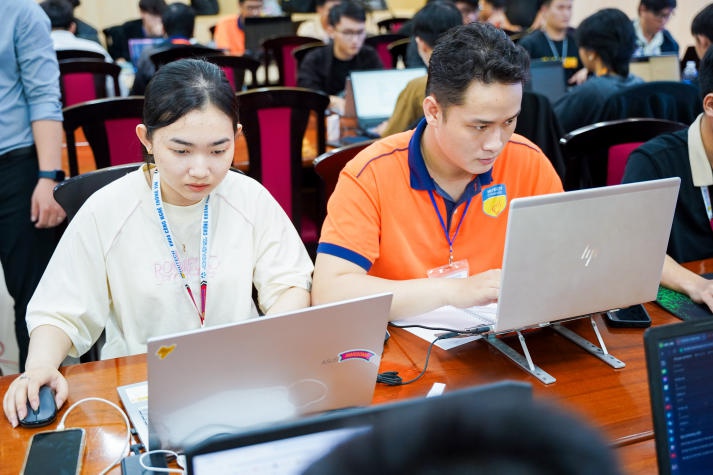 Trải nghiệm học theo kiểu “độc lạ” cùng sinh viên HUTECH tại loạt sân chơi “cực chất” 60