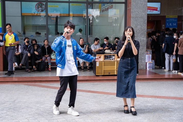 [Video] Chịu chơi như sinh viên HUTECH: “Chạy show” hết học thuật lại tới văn hóa, nghệ thuật, thể thao 74