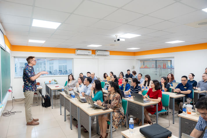Giảng viên HUTECH nâng cao năng lực nghiên cứu định lượng trong giáo dục từ chuyên gia Hoa Kỳ 13