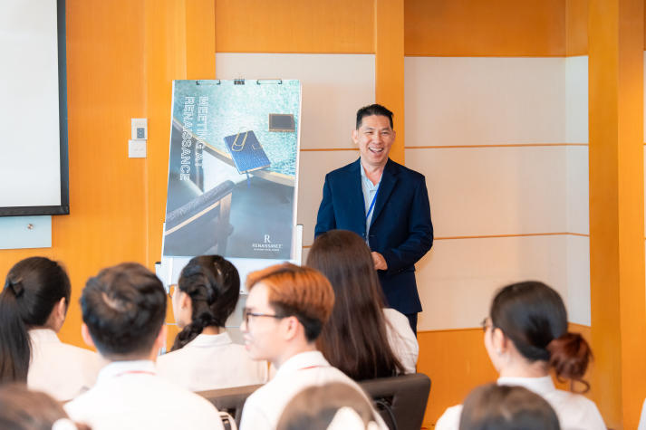 [Video] Không gian 5 sao trở thành lớp học: Sinh viên Quản trị khách sạn trải nghiệm tại Hilton Saigon và Renaissance Saigon 28