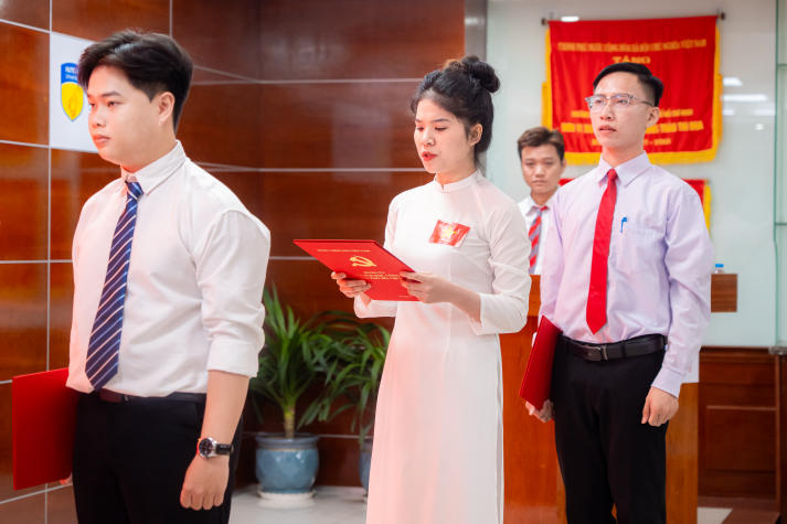 Hội nghị Đảng bộ HUTECH 2025-2026: Bồi dưỡng lý tưởng, lan tỏa khát vọng cống hiến trong đội ngũ Đảng viên trẻ 69