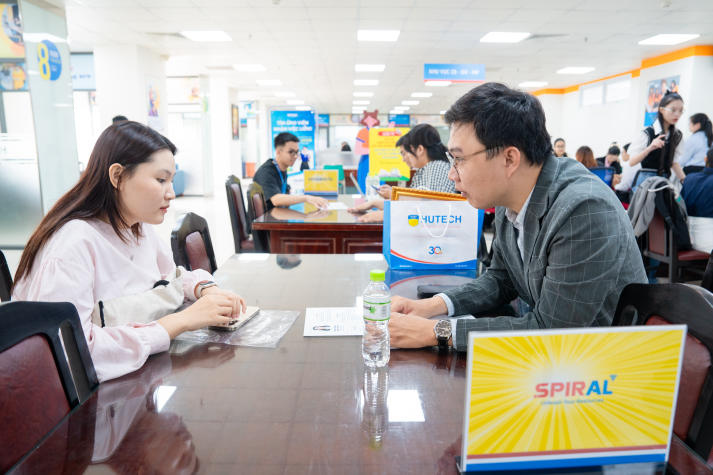 Trải nghiệm phỏng vấn cùng nhà tuyển dụng, sinh viên Khoa Tiếng Anh tăng kỹ năng nghề nghiệp 52