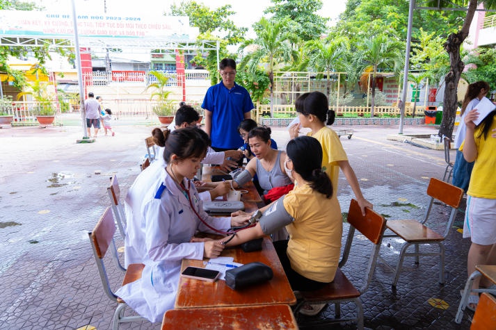 Sinh viên Khoa Điều dưỡng và Xét nghiệm lan tỏa yêu thương qua loạt hoạt động thiện nguyện 122