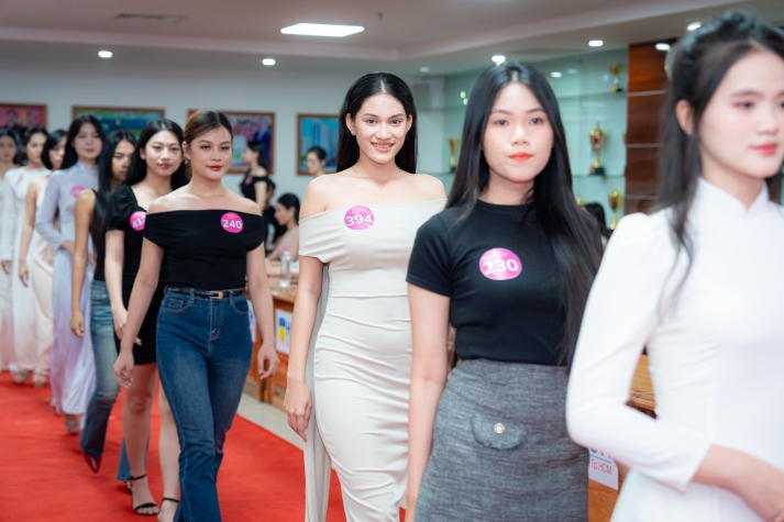 Vòng Sơ khảo Miss HUTECH 2025: Lộ diện nhiều gương mặt nổi bật 26