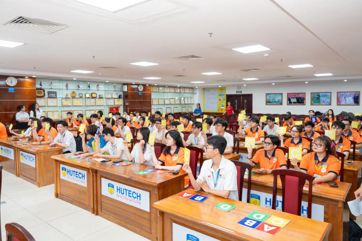 Sinh viên VJIT "so găng" kiến thức tại Chung kết Cuộc thi “Đánh thức mặt trời mọc” lần thứ 9 54
