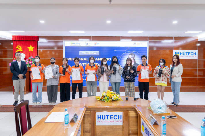 Sinh viên Khoa Marketing - Kinh doanh quốc tế khám phá NFT trong hành trình phát triển thương hiệu cá nhân 108