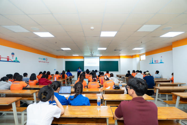 Sinh viên Khoa Trung Quốc học “rung chuông” tri thức, lan tỏa giá trị tư tưởng Hồ Chí Minh 11