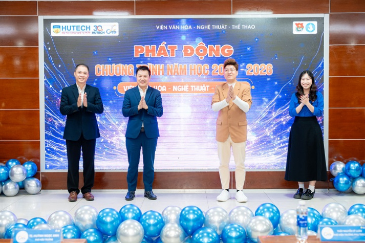 Viện Văn hóa - Nghệ thuật - Thể thao tôn vinh thành tích và khởi động phong trào sinh viên cho năm học mới 43