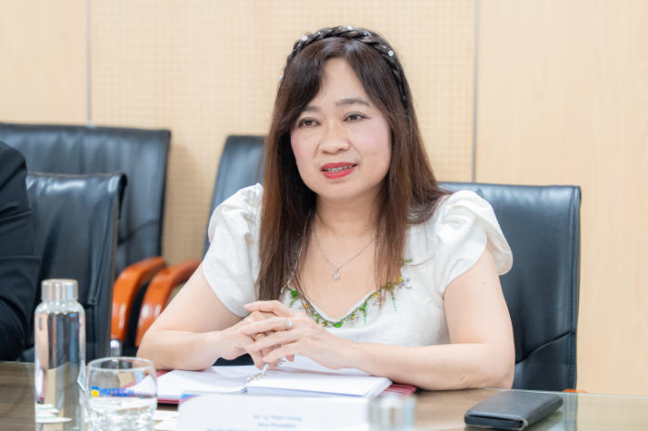 HUTECH xúc tiến hợp tác đào tạo và nghiên cứu cùng Royal Roads University (Canada) 41