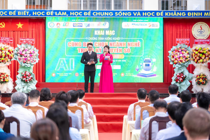 [Video] HUTECH đồng hành khởi động chương trình hướng nghiệp tại 450 trường, cơ sở giáo dục 21