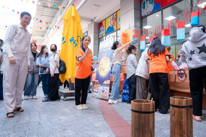 “Trung thu Hội nhập - Sắc màu đa văn hóa” tại HUTECH: Gắn kết sinh viên, lan tỏa giá trị văn hóa 92
