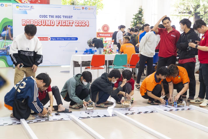 [Video] HUTECH Robosumo Fight 2024 & Green Car Contest: Khi công nghệ kết hợp cùng ý thức bảo vệ môi trường 38