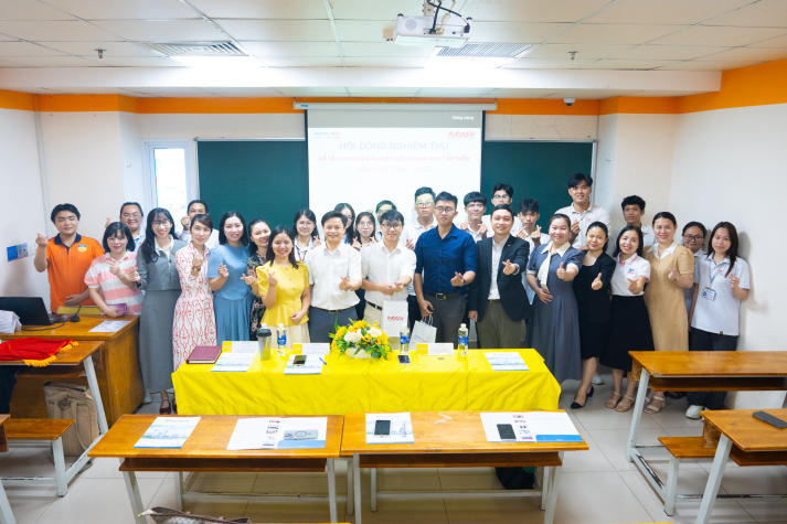 Nhiều sáng kiến thiết thực được trình bày tại buổi nghiệm thu đề tài nghiên cứu khoa học của sinh viên VJIT 68